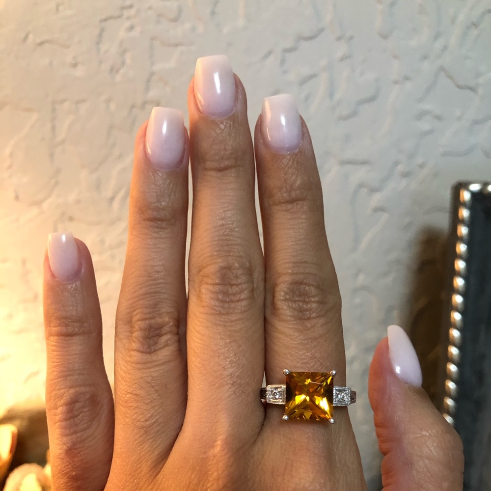 Gemstone ring